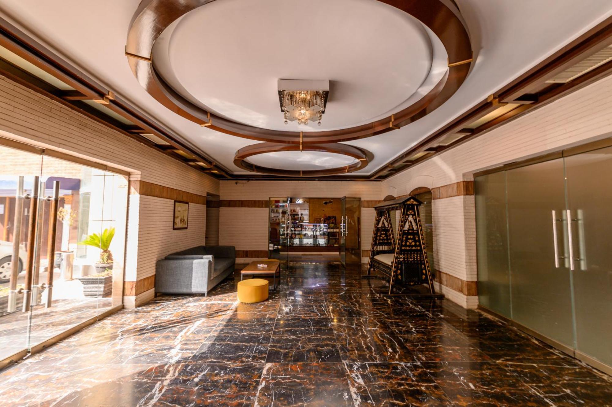 Hotel One Faisalabad Exterior foto